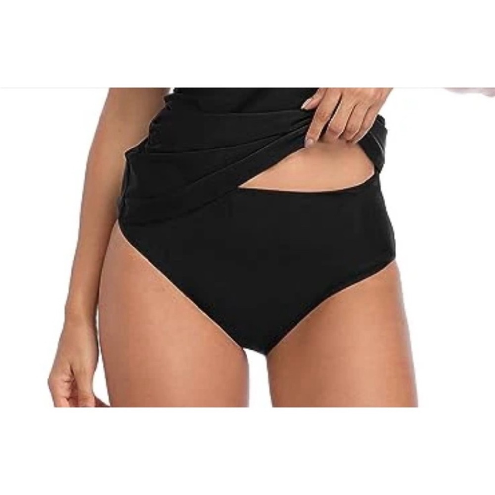 Younique Black and White Ruffle One-Piece Swimsuit Sz M - Picture 2 of 8
